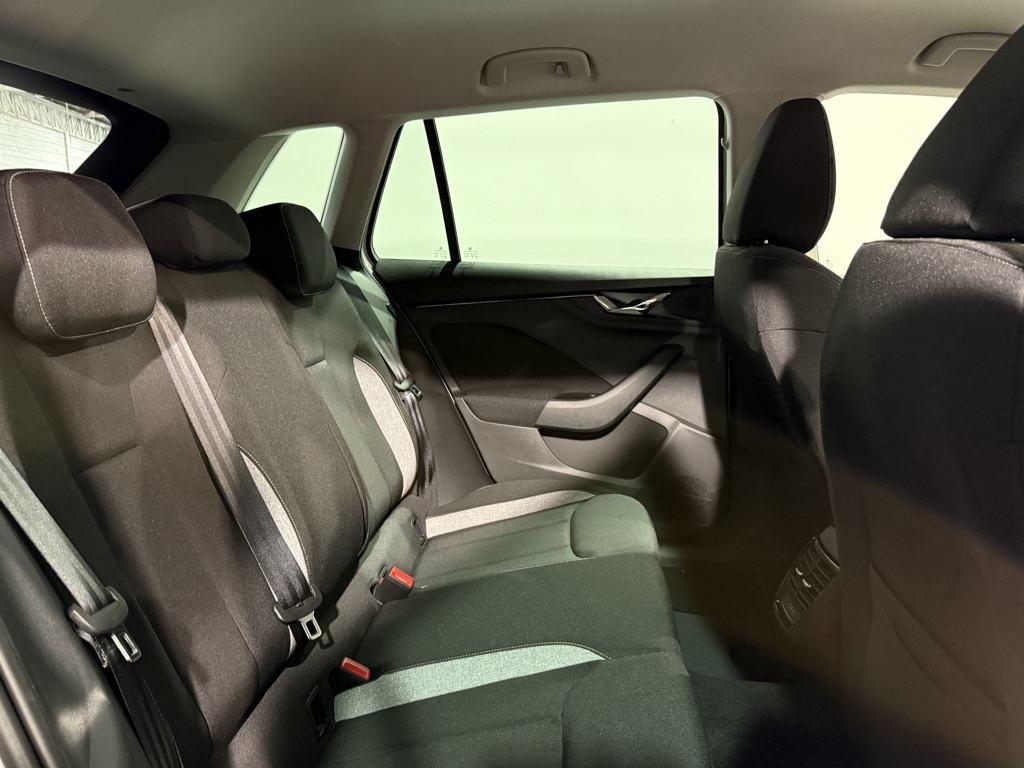 Skoda Kamiq 1.0 TSI Selection DSG 85 kW (115 CV) - 5