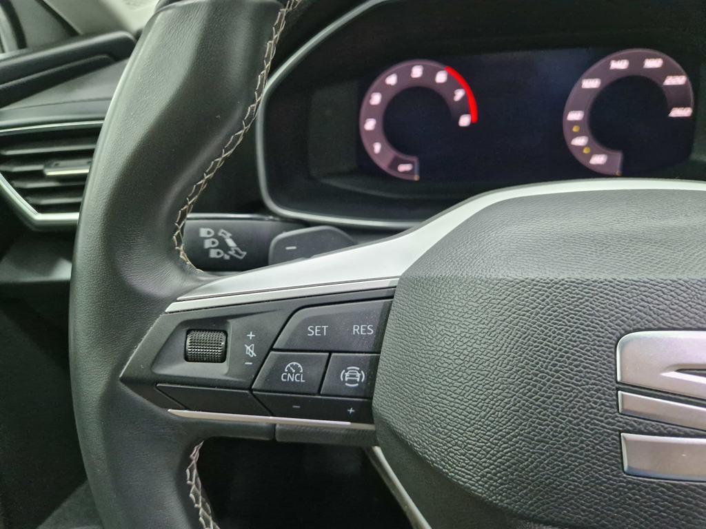 SEAT León 1.5 eTSI Style 25 Aniversario DSG 85 kW (116 CV) - 9