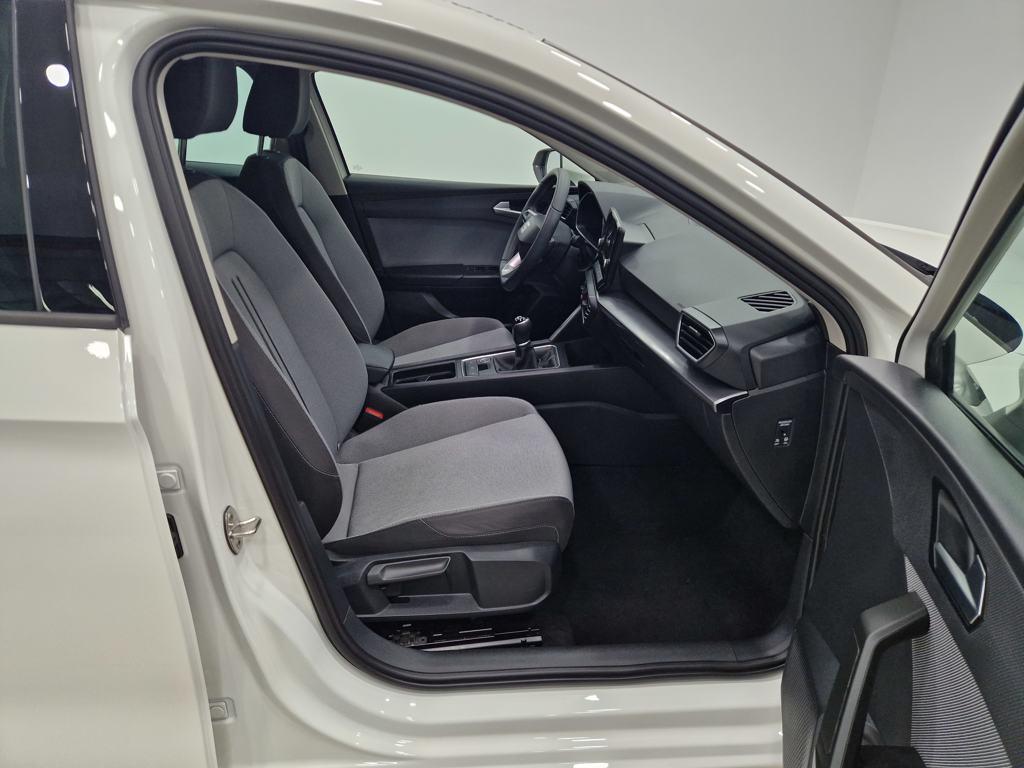 SEAT León 1.0 TSI S&S Style XL Vision 81 kW (110 CV) - 4
