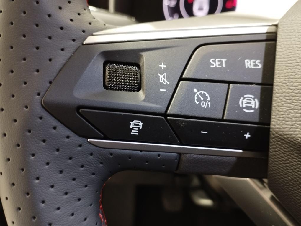 SEAT León 1.5 TSI S&S Style 25 Aniversario 85 kW (116 CV) - 9