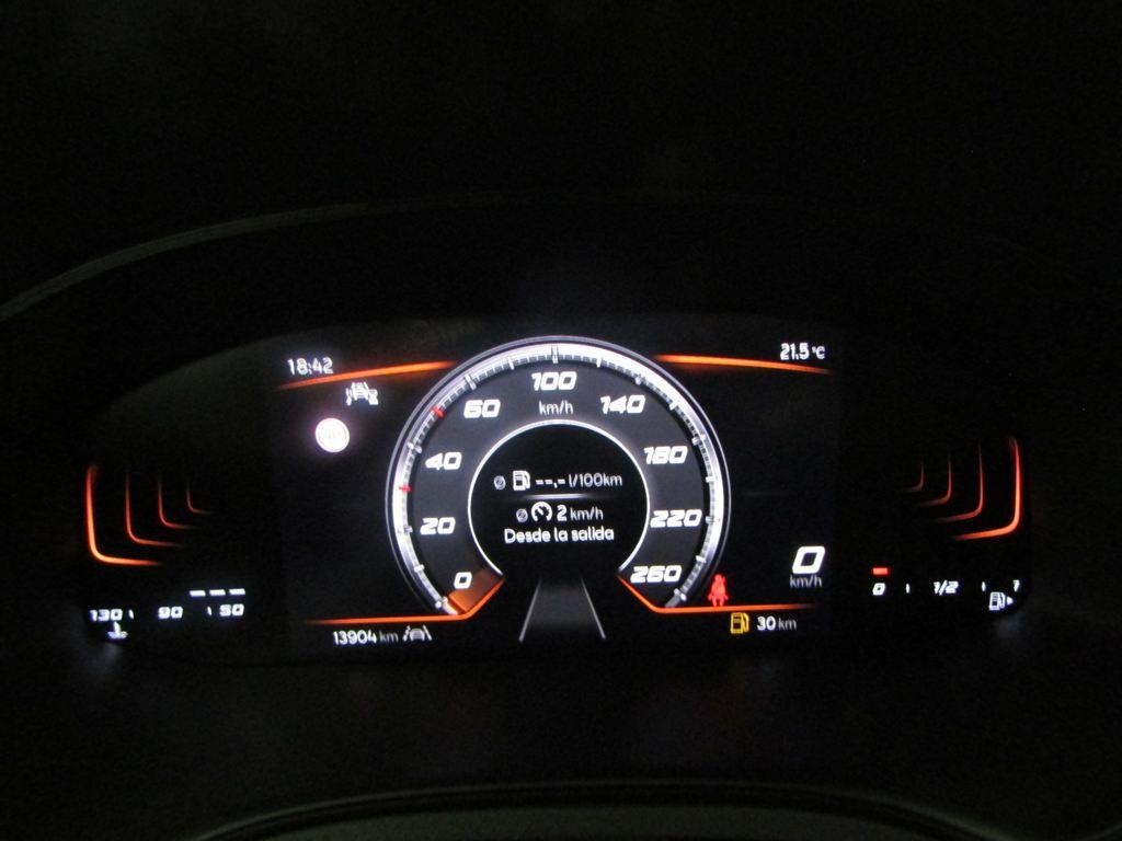 SEAT Arona 1.0 TSI S&S Xperience XM 85 kW (115 CV) - 9