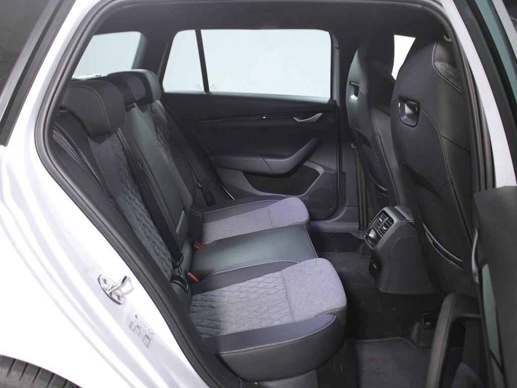 Skoda Octavia Combi 1.5 TSI m-HEV Sportline DSG 110 kW (150 CV) - 5