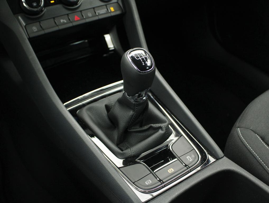 Skoda Karoq 1.0 TSI Selection 85 kW (116 CV) - 9