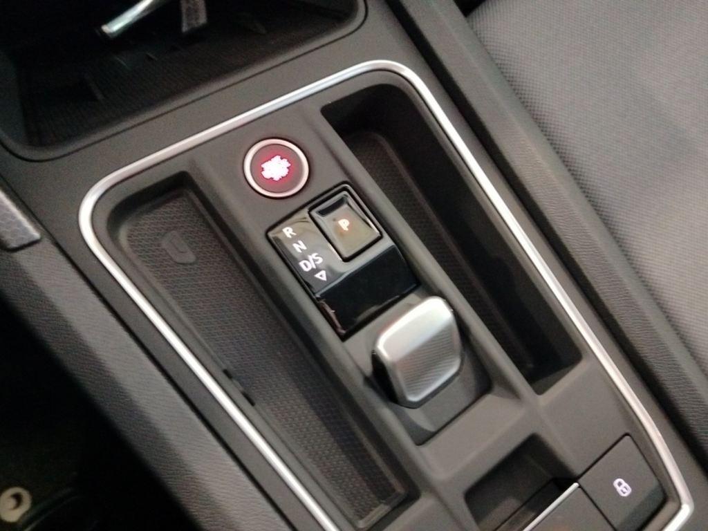 SEAT León 1.5 eTSI Style 25 Aniversario DSG 85 kW (116 CV) - 8