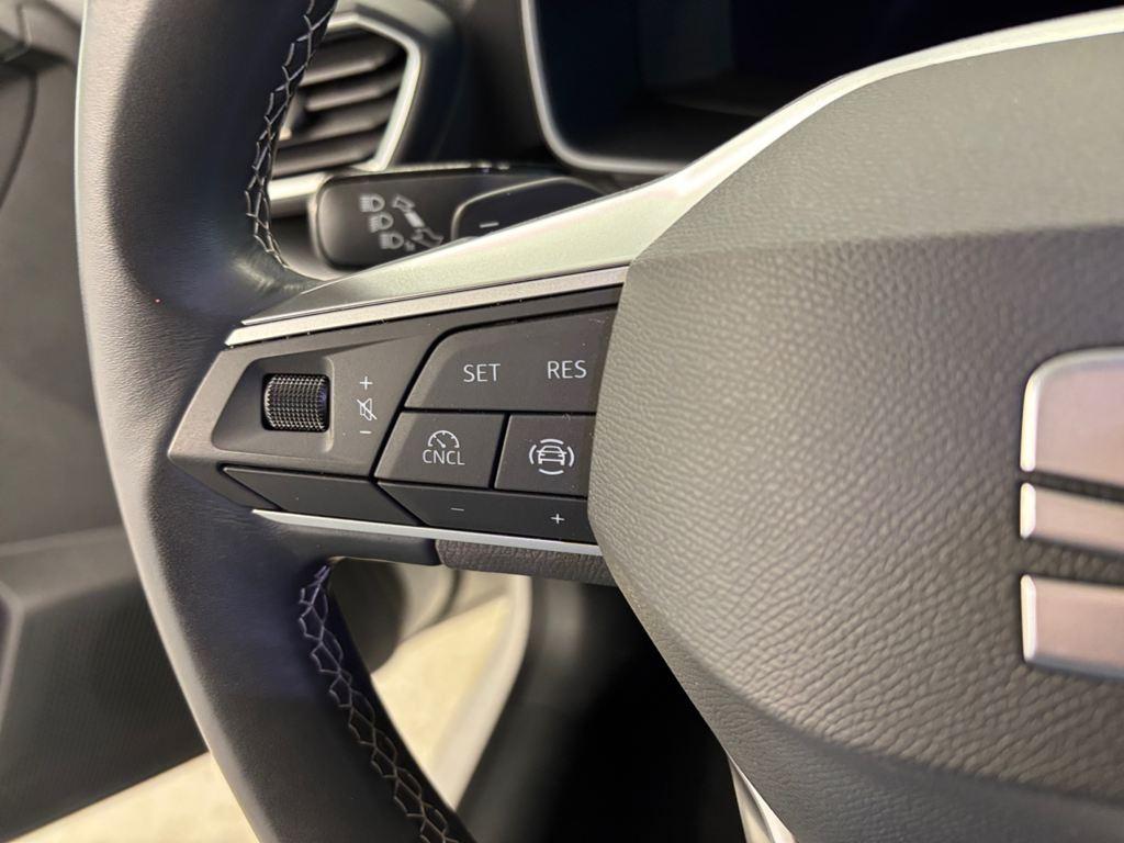 SEAT León 1.5 eTSI Style 25 Aniversario DSG 85 kW (116 CV) - 10