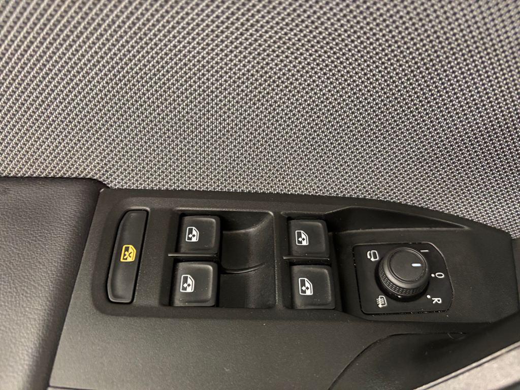 SEAT León 1.5 eTSI Style 25 Aniversario DSG 85 kW (116 CV) - 11