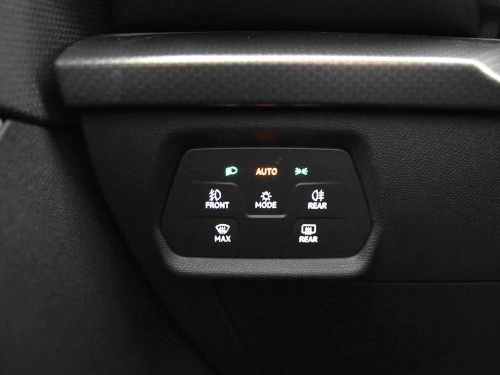 SEAT León 1.5 TSI S&S Style 25 Aniversario 85 kW (116 CV) - 17