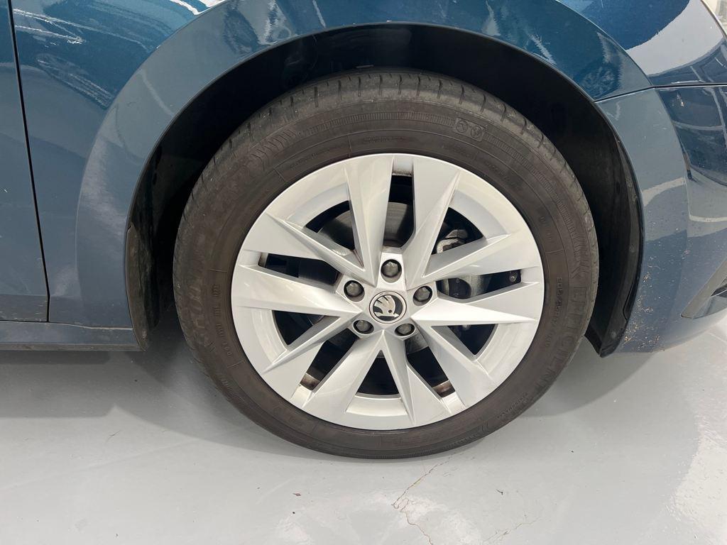 Skoda Octavia 2.0 TDI Selection DSG 110 kW (150 CV) - 7