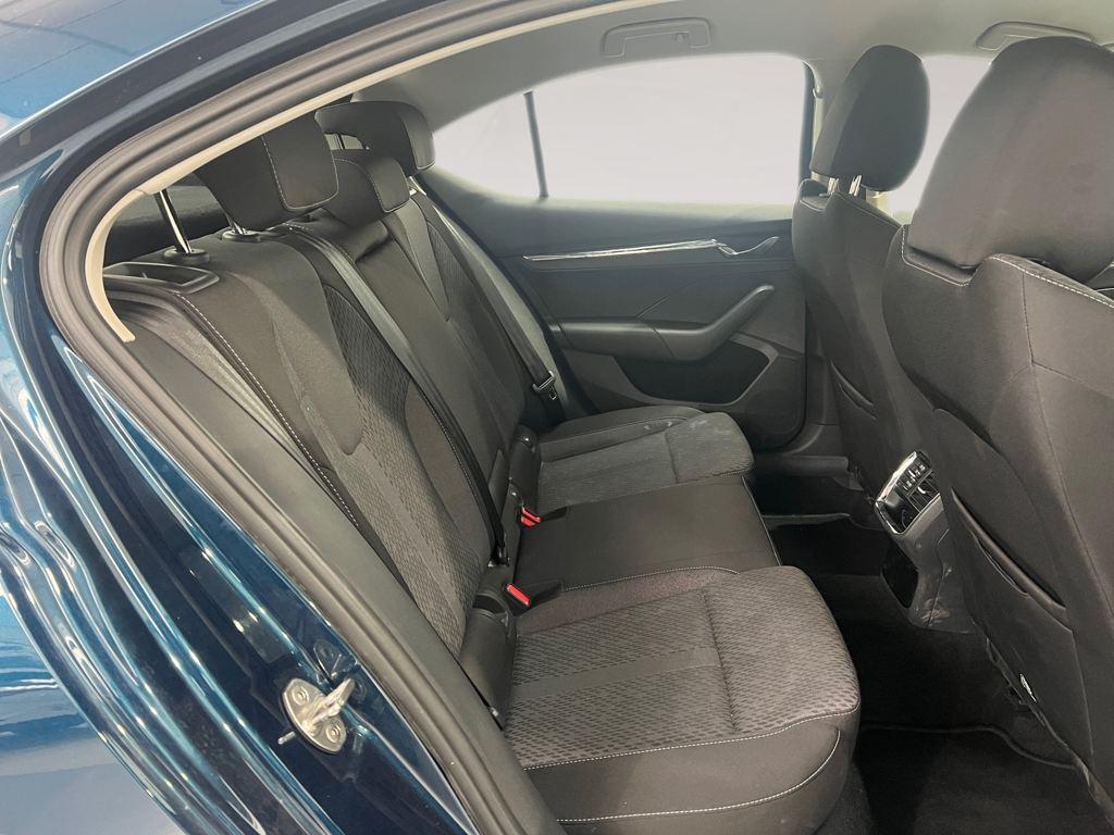 Skoda Octavia 2.0 TDI Selection DSG 110 kW (150 CV) - 5