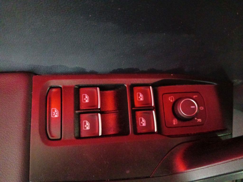 SEAT León 1.5 TSI S&S FR 25 Aniversario 85 kW (116 CV) - 11