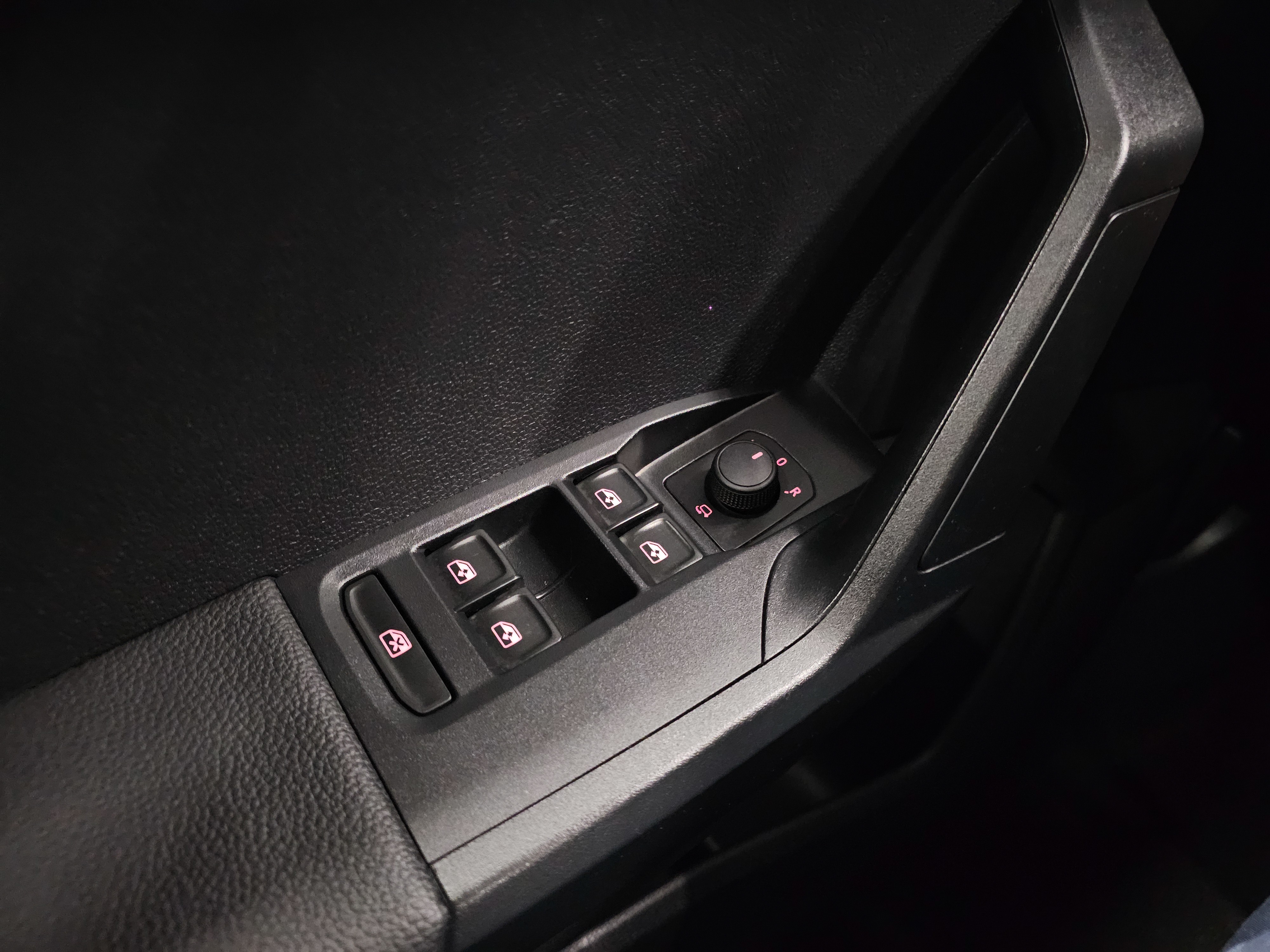 SEAT Arona 1.0 TSI Style XM 81 kW (110 CV) - 17