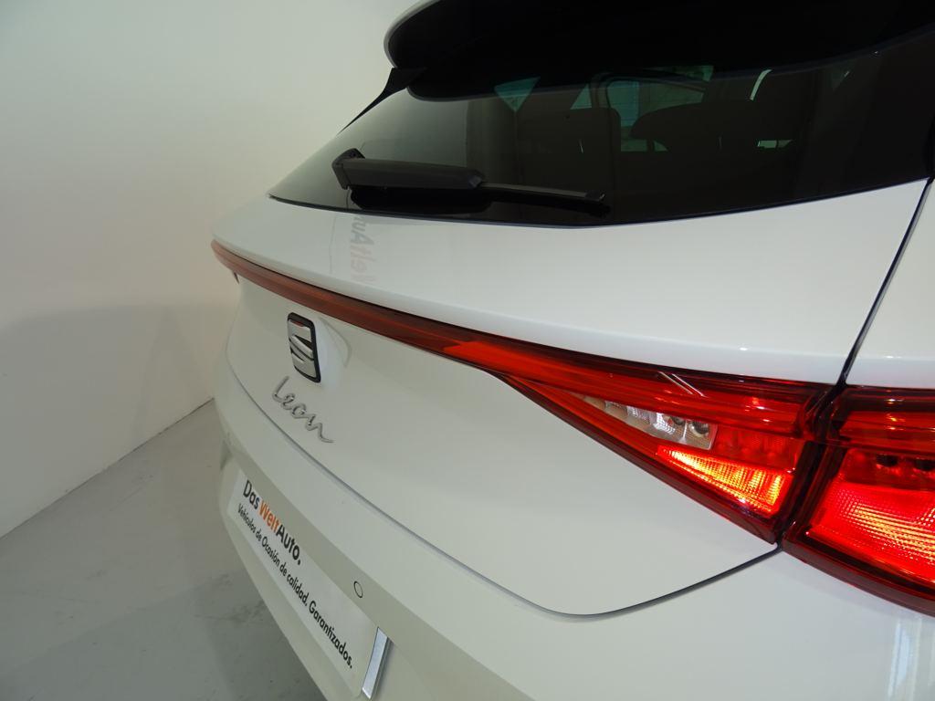 SEAT León 1.0 TSI S&S Style 25 Aniversario 81 kW (110 CV) - 19