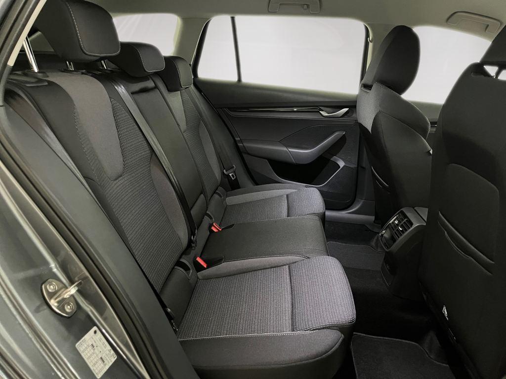 Skoda Octavia Combi 1.5 TSI m-HEV Selection DSG 85 kW (116 CV) - 5