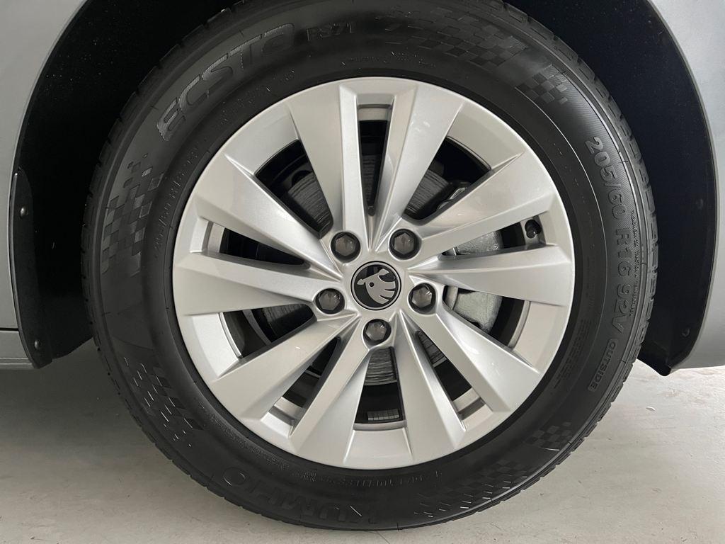 Skoda Octavia Combi 1.5 TSI m-HEV Selection DSG 85 kW (116 CV) - 7