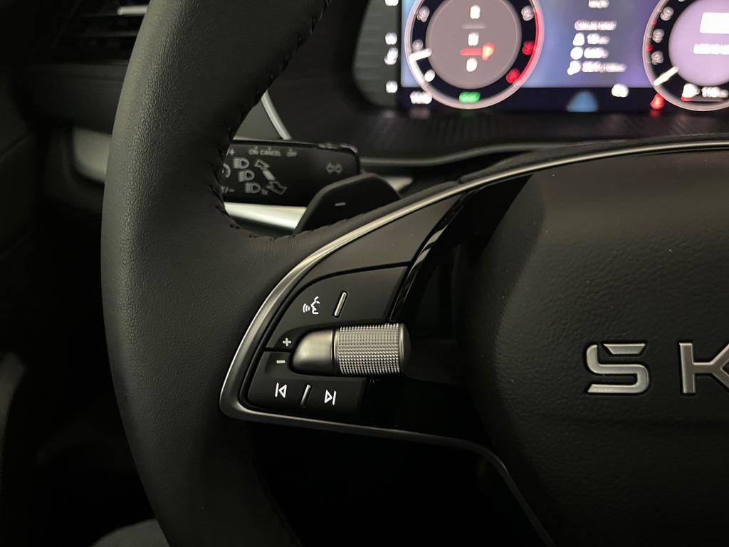 Skoda Octavia Combi 1.5 TSI m-HEV Selection DSG 85 kW (116 CV) - 8