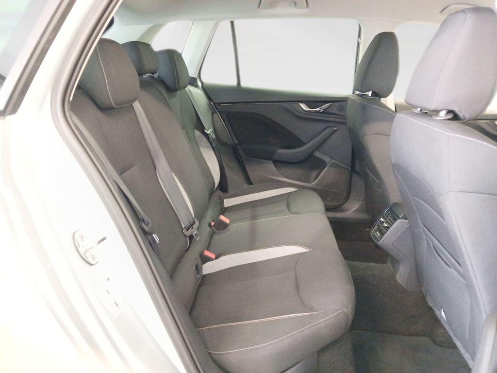 Skoda Kamiq 1.0 TSI Selection DSG 85 kW (115 CV) - 5