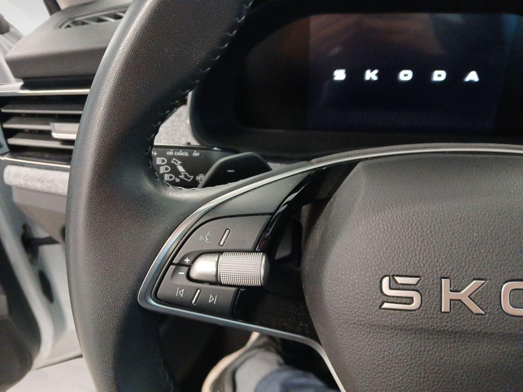 Skoda Kamiq 1.0 TSI Selection DSG 85 kW (115 CV) - 8