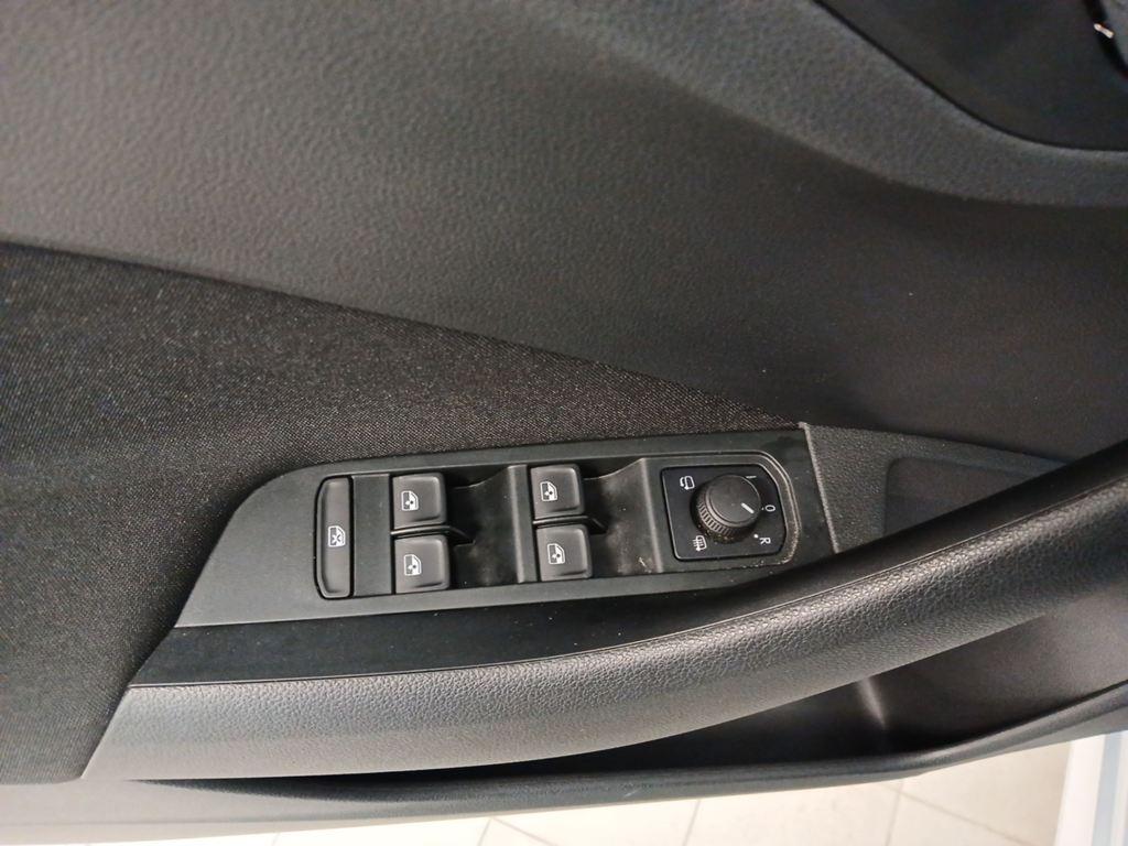 Skoda Kamiq 1.0 TSI Selection DSG 85 kW (115 CV) - 10