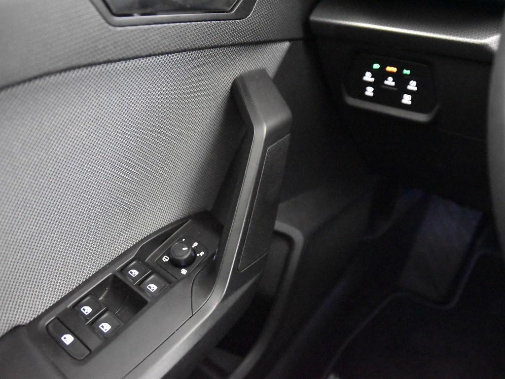 SEAT León 1.5 TSI S&S Style 25 Aniversario 85 kW (116 CV) - 16