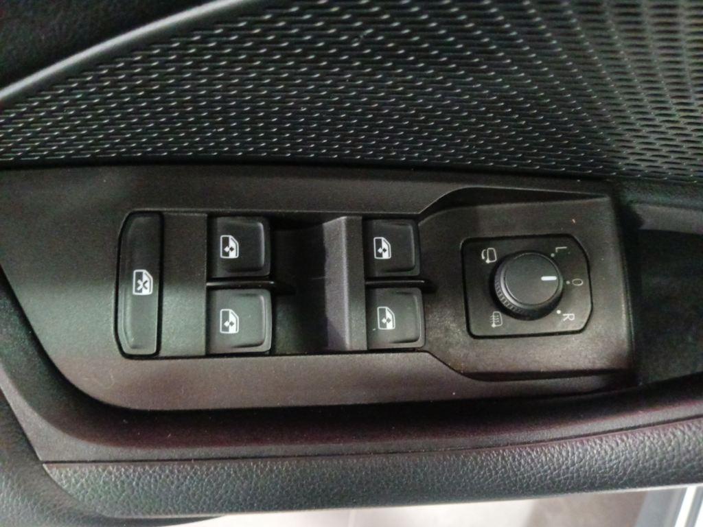 Skoda Octavia Combi 2.0 TDI Scout 4x4 DSG 110 kW (150 CV) - 11