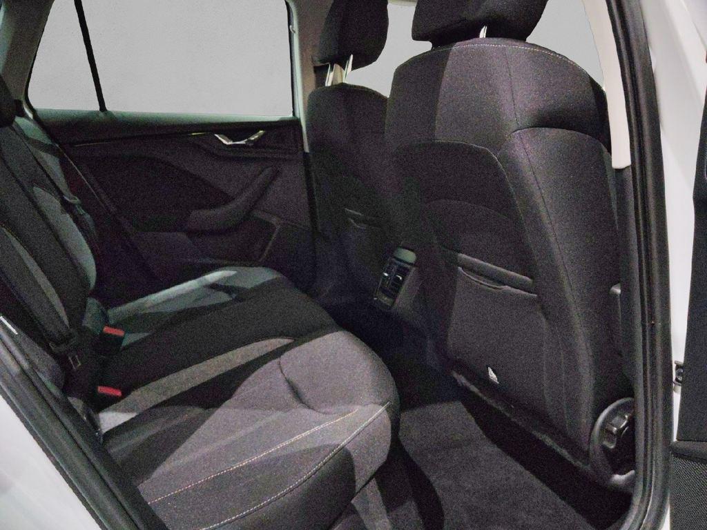 Skoda Kamiq 1.0 TSI Selection DSG 85 kW (115 CV) - 5