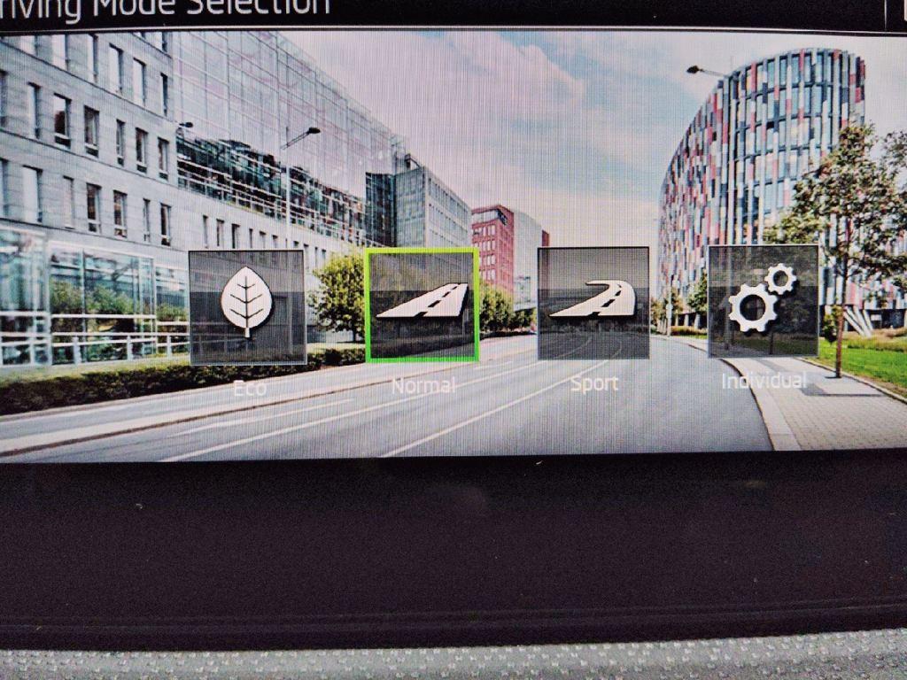 Skoda Kamiq 1.0 TSI Selection DSG 85 kW (115 CV) - 9