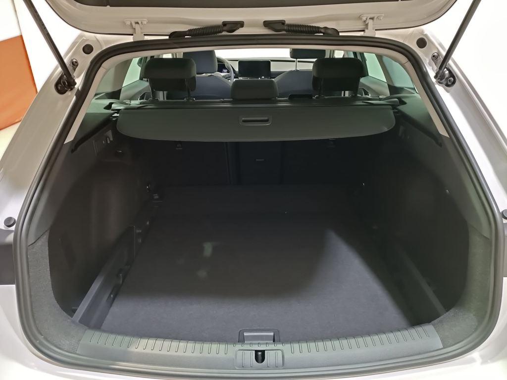 SEAT León ST 1.5 eTSI Style 25 Aniversario DSG 85 kW (116 CV) - 6