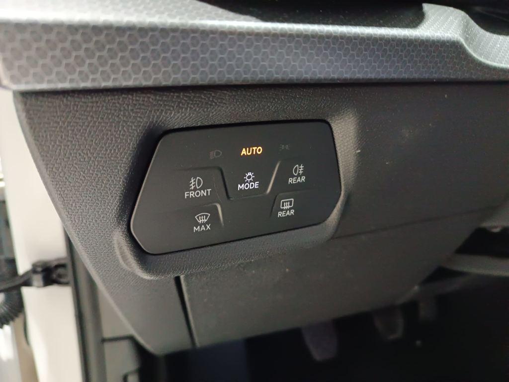 SEAT León ST 1.5 eTSI Style 25 Aniversario DSG 85 kW (116 CV) - 9