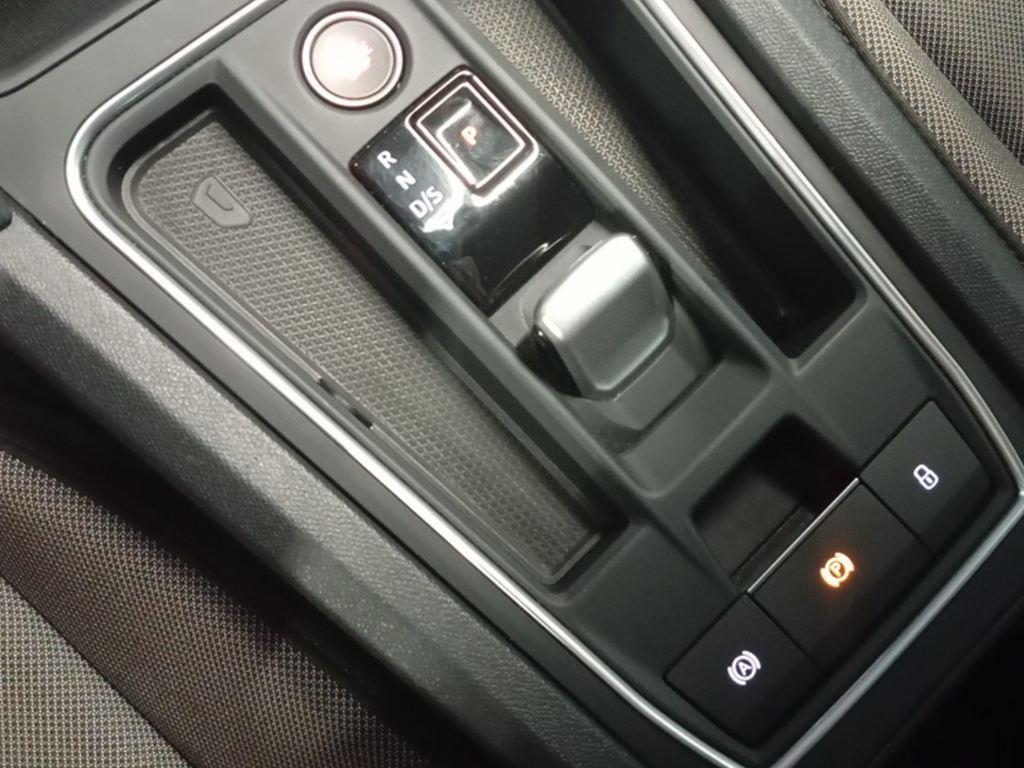 SEAT León 1.5 eTSI Style 25 Aniversario DSG 85 kW (116 CV) - 8