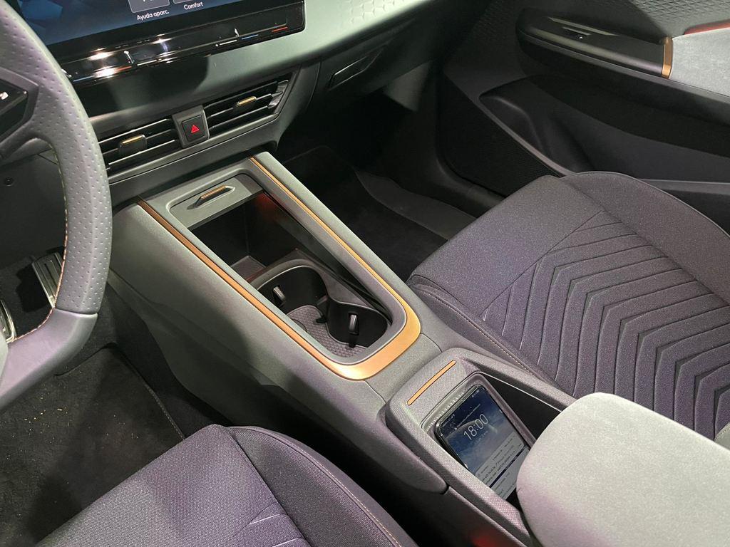 CUPRA Born 58 kWh 150 kW (204 CV) - 12