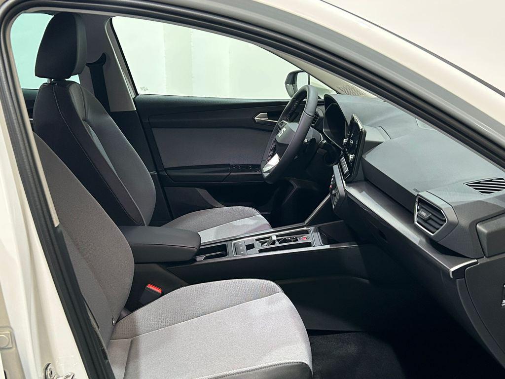 SEAT León 1.5 eTSI Style 25 Aniversario DSG 85 kW (116 CV) - 4