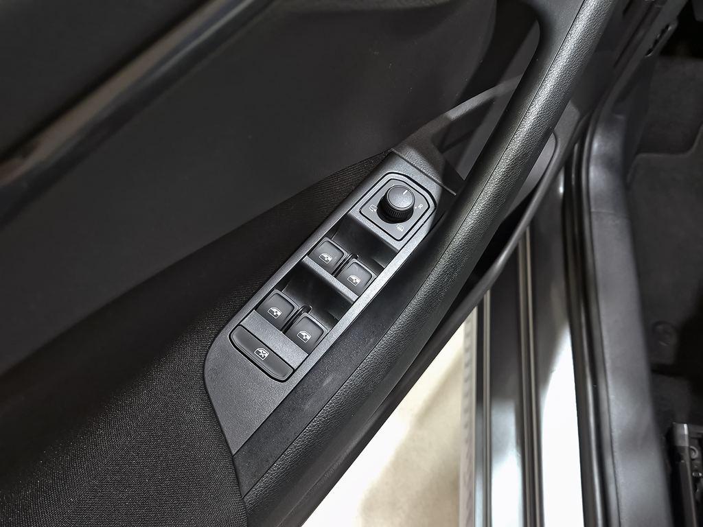 Skoda Kamiq 1.0 TSI Selection DSG 85 kW (115 CV) - 8