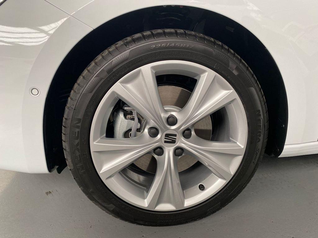 SEAT León 1.5 TSI S&S FR 25 Aniversario 85 kW (116 CV) - 7