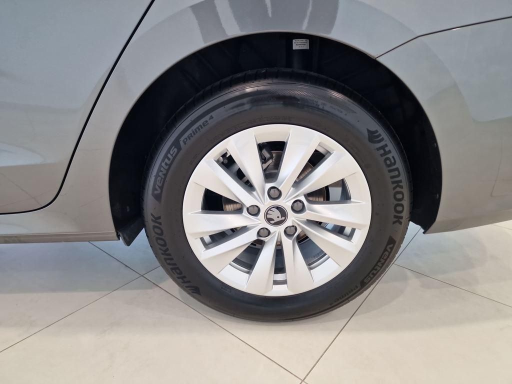 Skoda Octavia 2.0 TDI Selection 85 kW (115 CV) - 7