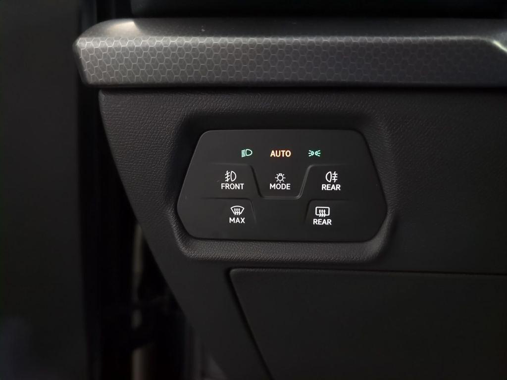 SEAT León 1.5 eTSI Style 25 Aniversario DSG 85 kW (116 CV) - 18