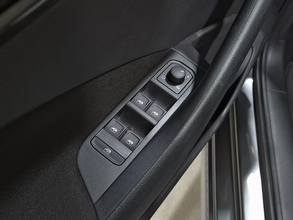 Skoda Kamiq 1.0 TSI Selection DSG 85 kW (115 CV) - 8