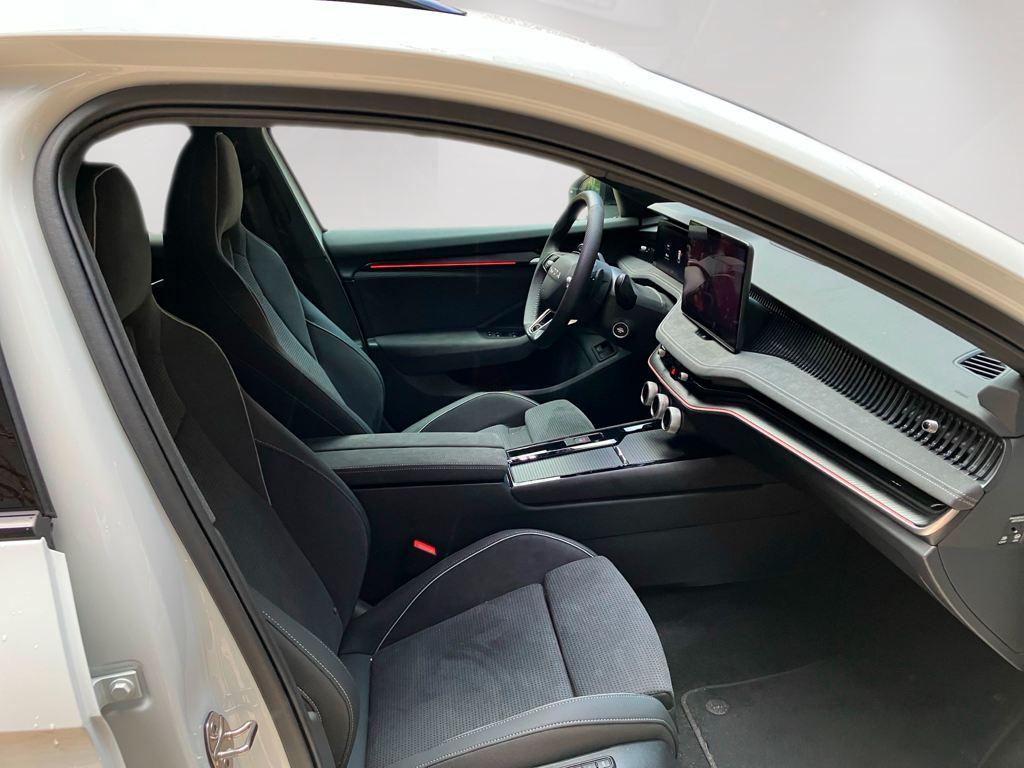 Skoda Superb Combi 1.5 TSI iV P-HEV Sportline DSG 150 kW (204 CV) - 4