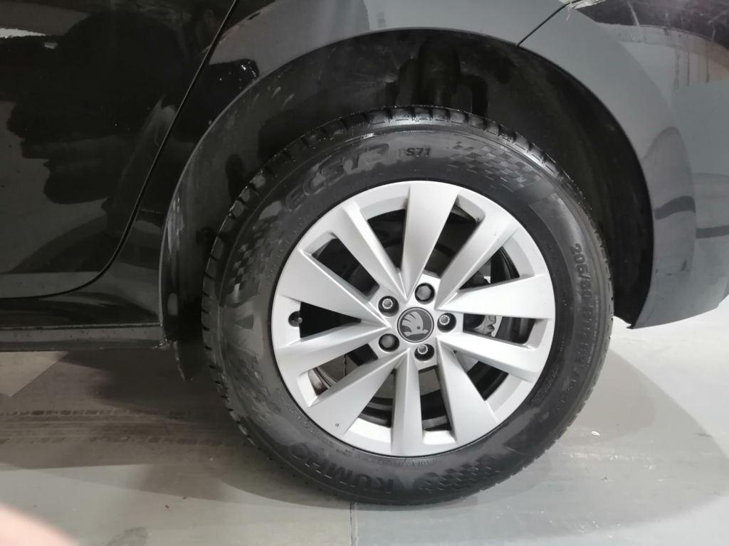 Skoda Kamiq 1.0 TSI Selection DSG 85 kW (115 CV) - 7