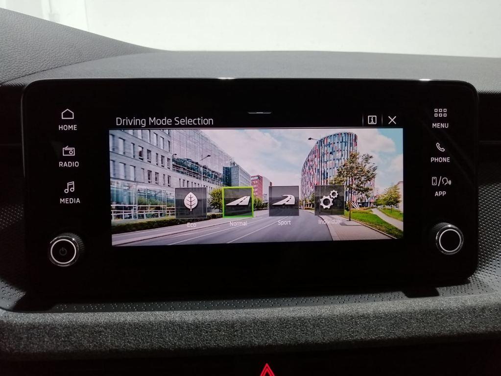 Skoda Kamiq 1.0 TSI Selection DSG 85 kW (115 CV) - 10