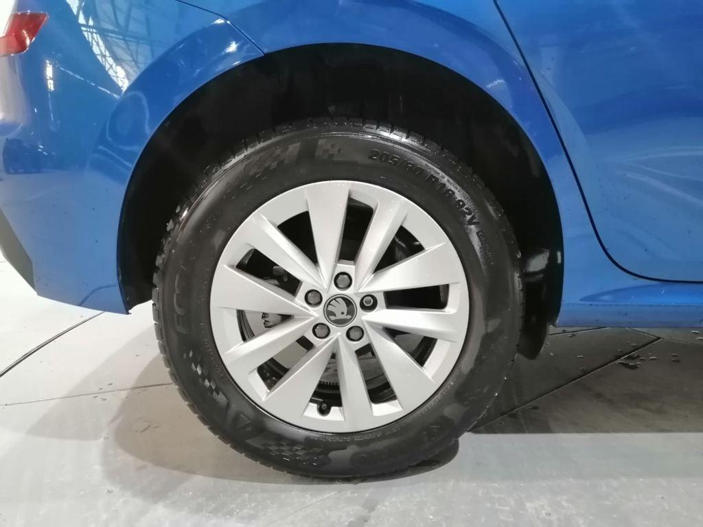 Skoda Kamiq 1.0 TSI Selection DSG 85 kW (115 CV) - 7