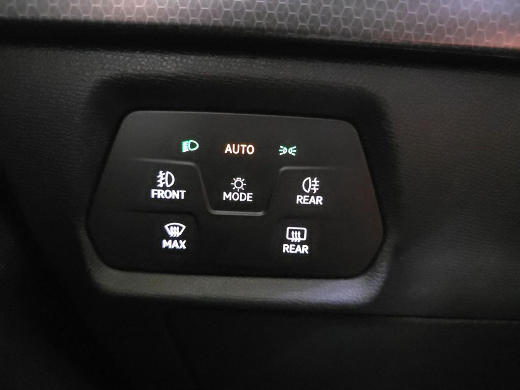 SEAT León 1.5 TSI S&S Style 25 Aniversario 85 kW (116 CV) - 11