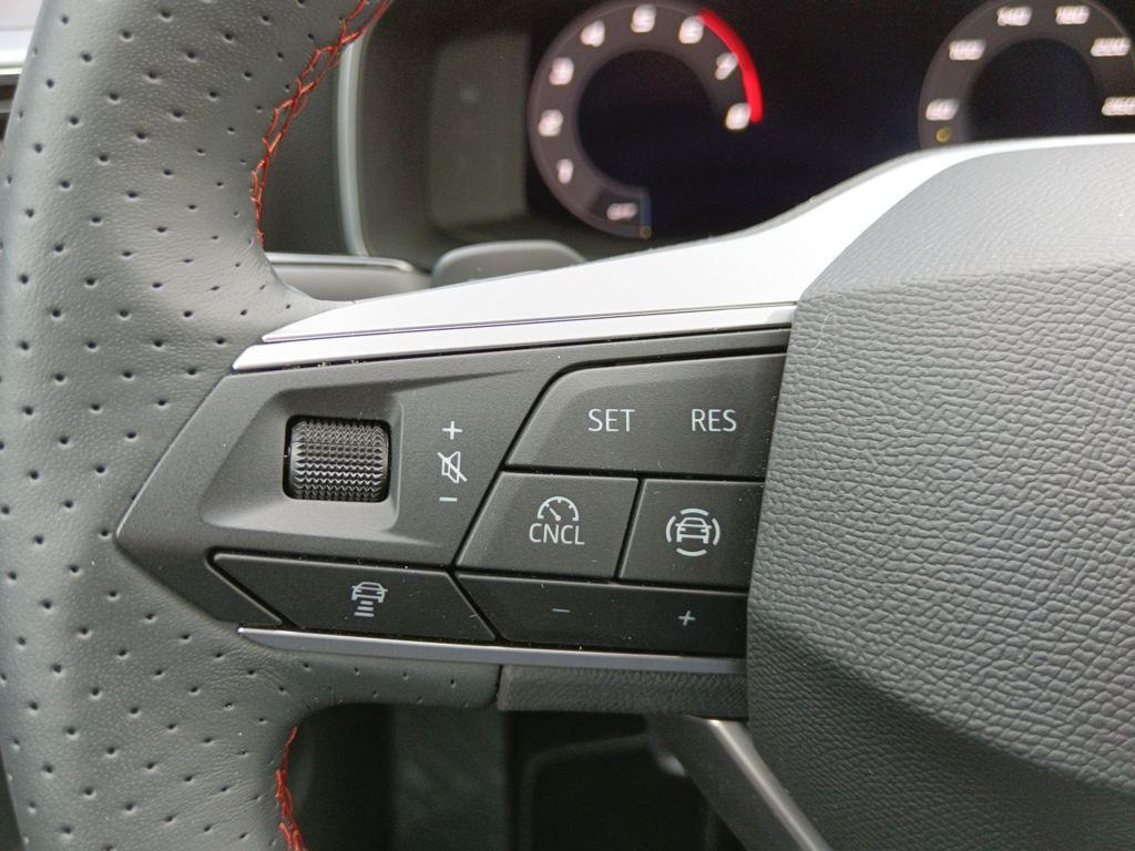 SEAT León ST 1.5 eTSI FR Special Edition DSG 85 kW (116 CV) - 9