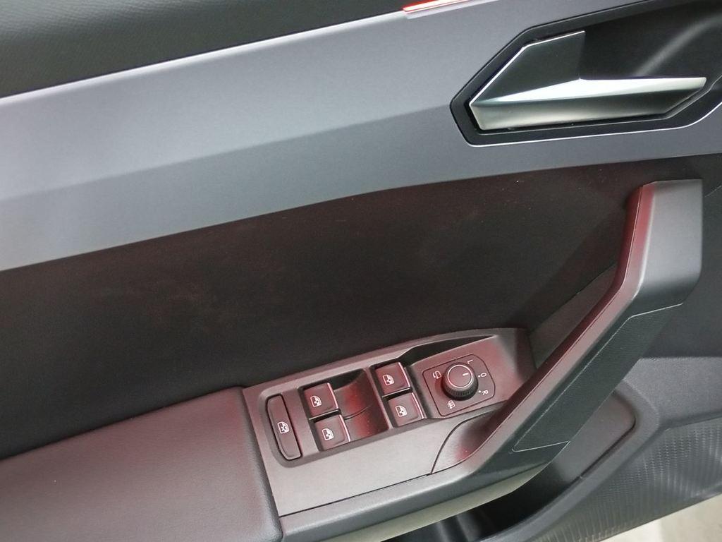 SEAT León 1.5 TSI S&S FR 25 Aniversario 85 kW (116 CV) - 11