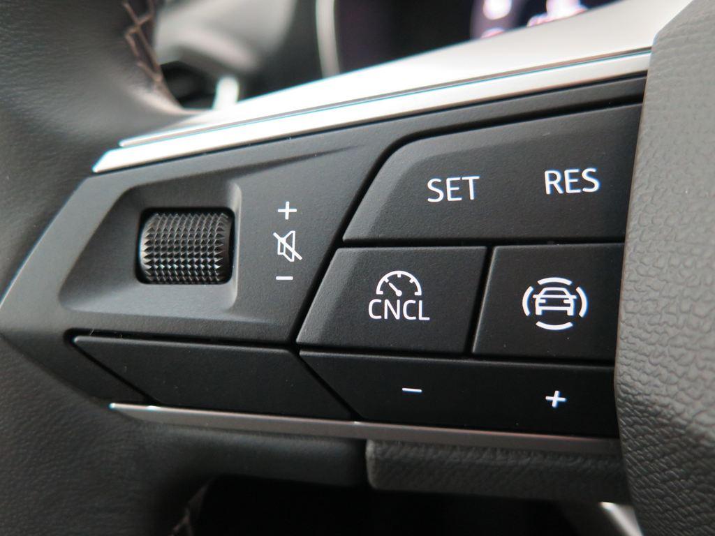 SEAT León 1.5 TSI S&S Style 25 Aniversario 85 kW (116 CV) - 8