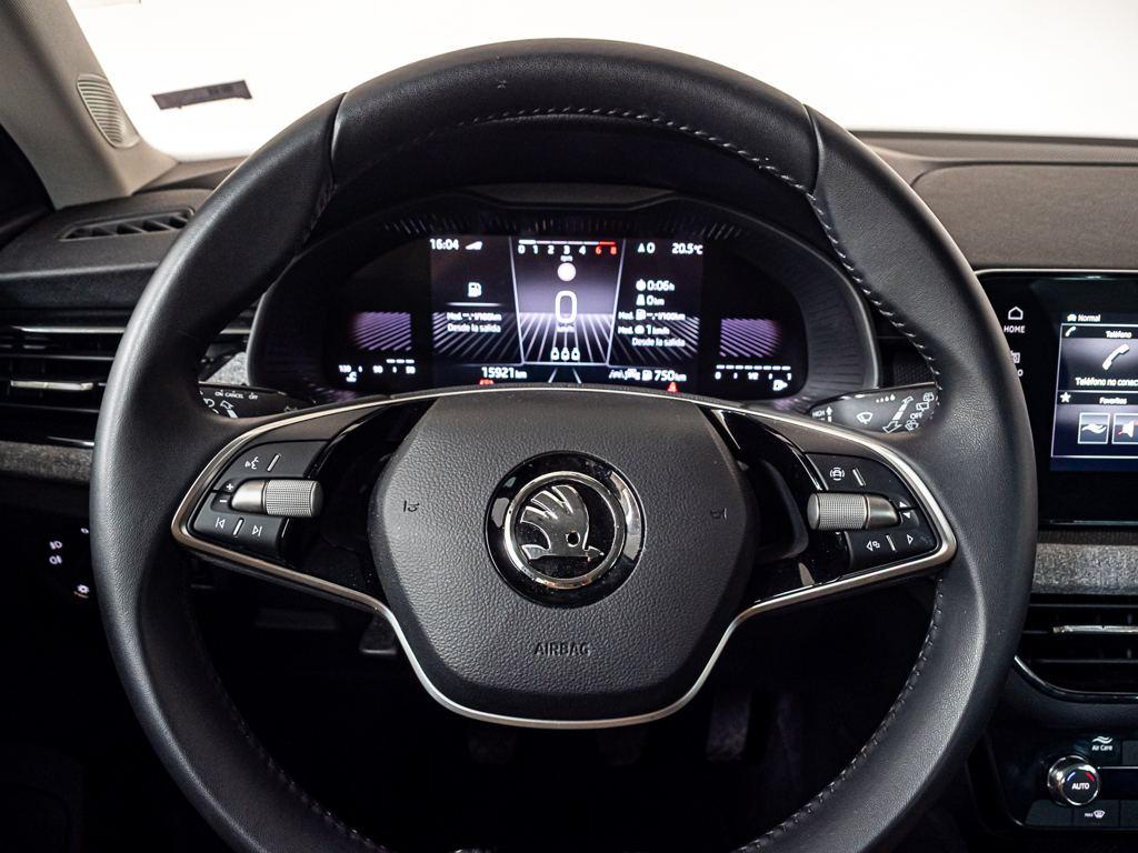 Skoda Kamiq 1.0 TSI Selection DSG 85 kW (115 CV) - 10