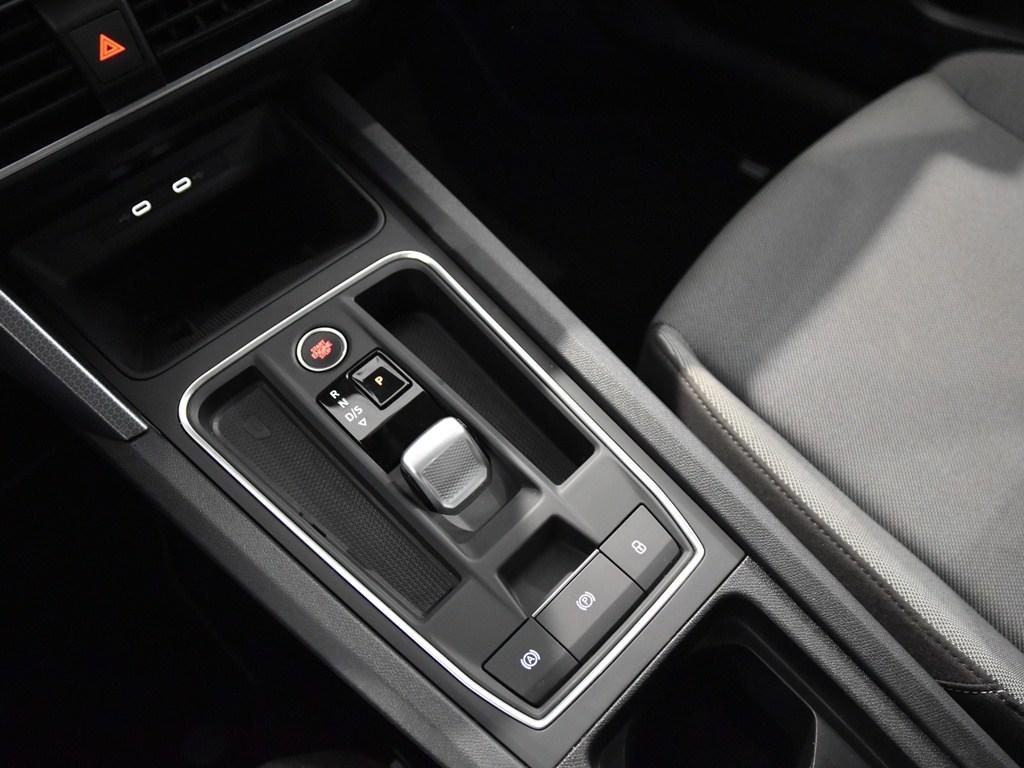 SEAT León 1.5 eTSI Style 25 Aniversario DSG 85 kW (116 CV) - 10