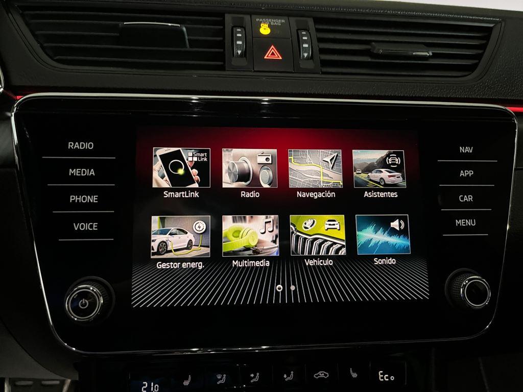 Skoda Superb Combi 1.4 TSI iV P-HEV SportLine DSG 160 kW (218 CV) - 12