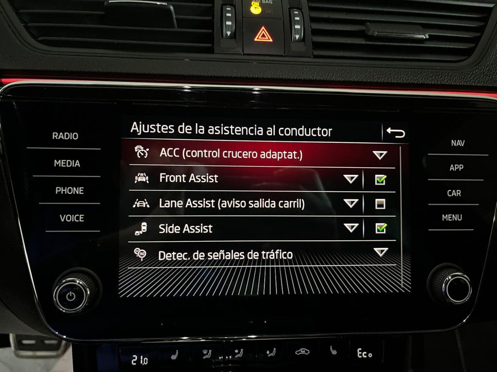 Skoda Superb Combi 1.4 TSI iV P-HEV SportLine DSG 160 kW (218 CV) - 13