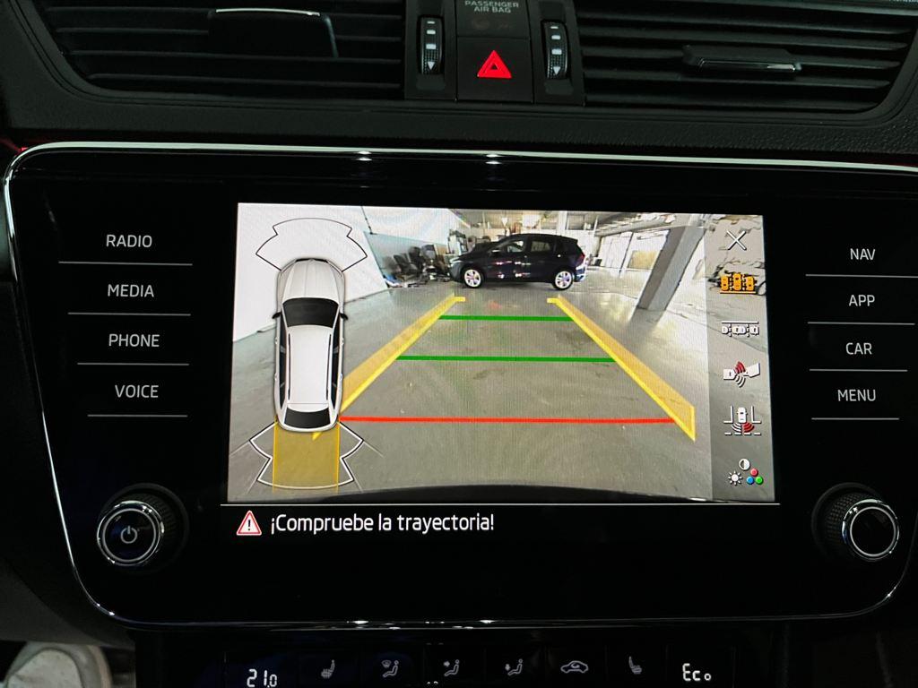 Skoda Superb Combi 1.4 TSI iV P-HEV SportLine DSG 160 kW (218 CV) - 14