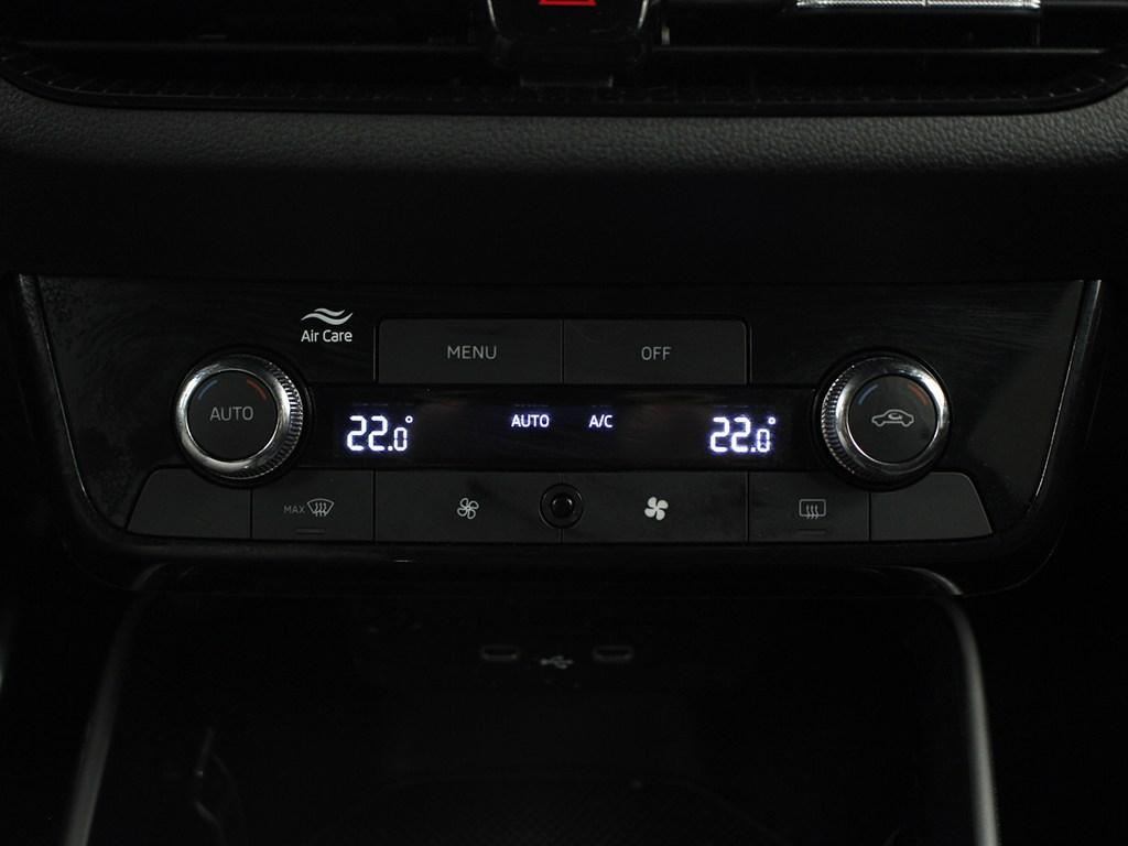 Skoda Fabia 1.5 TSI Design DSG 110 kW (150 CV) - 10